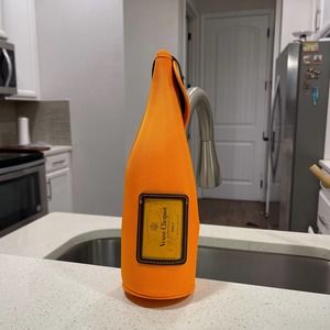 Veuve Clicquot Brut Champagne limited edition Thermal Bottle Jacket NWOT